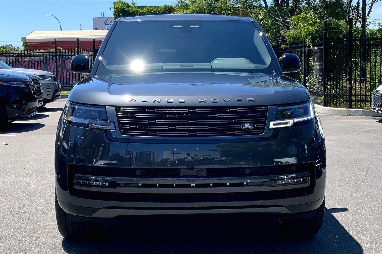 New 2026 Carpathian Grey Land Rover SE image 3