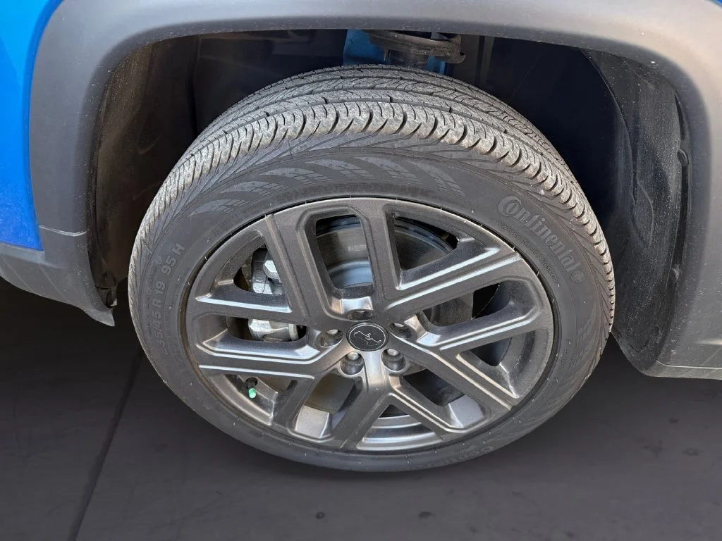 Used 2026 Blue Jeep Limited image 9