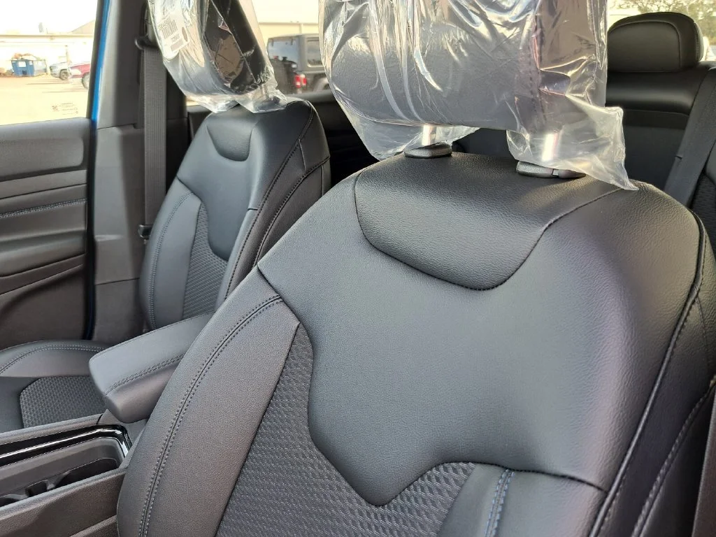 New 2026 Blue Jeep Latitude image 21