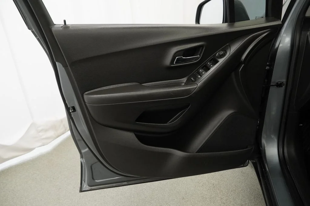 Used 2019 Gray Chevrolet LT image 22