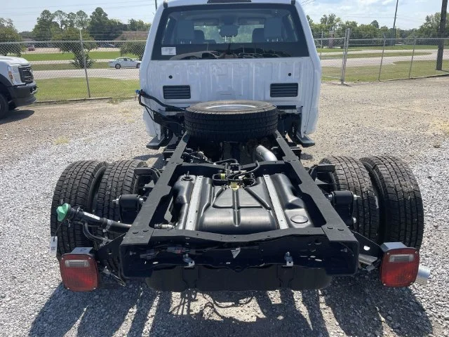 2026 Ford F-350 Super Duty Chassis Cab XL - Photo 10