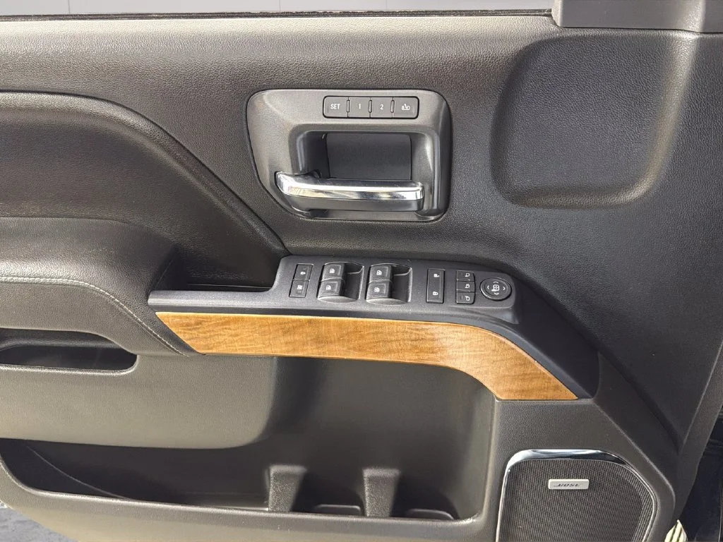 Used 2016 BLACK Chevrolet LTZ image 26