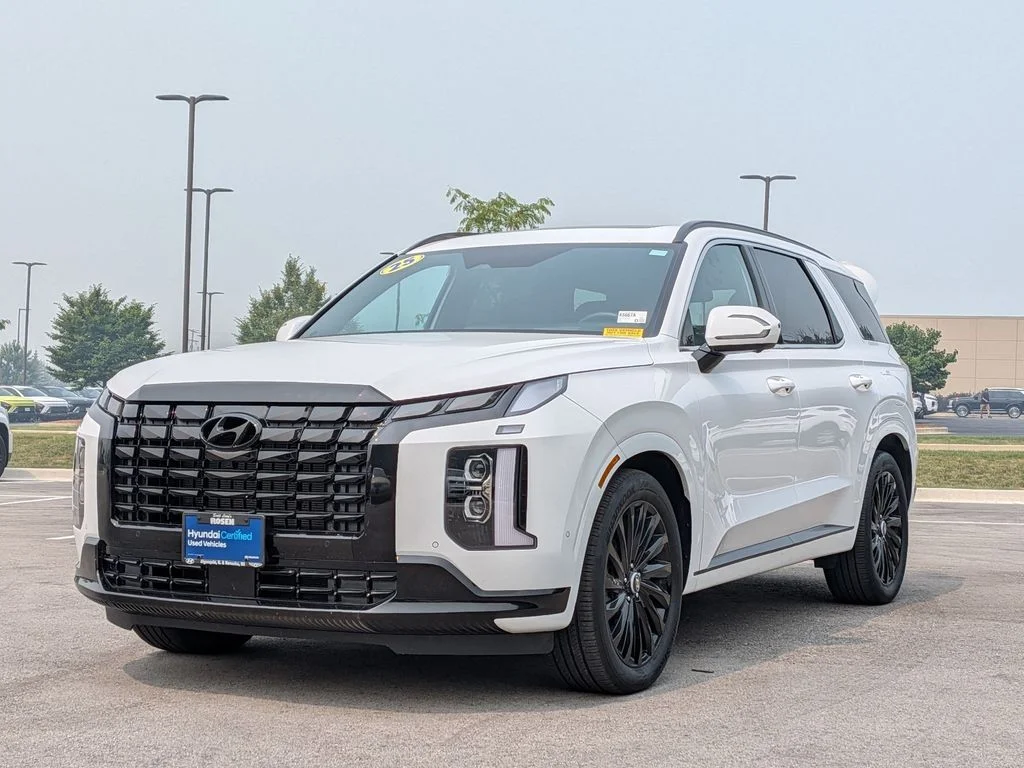Used 2025 White Hyundai Calligraphy Night Edition image 3