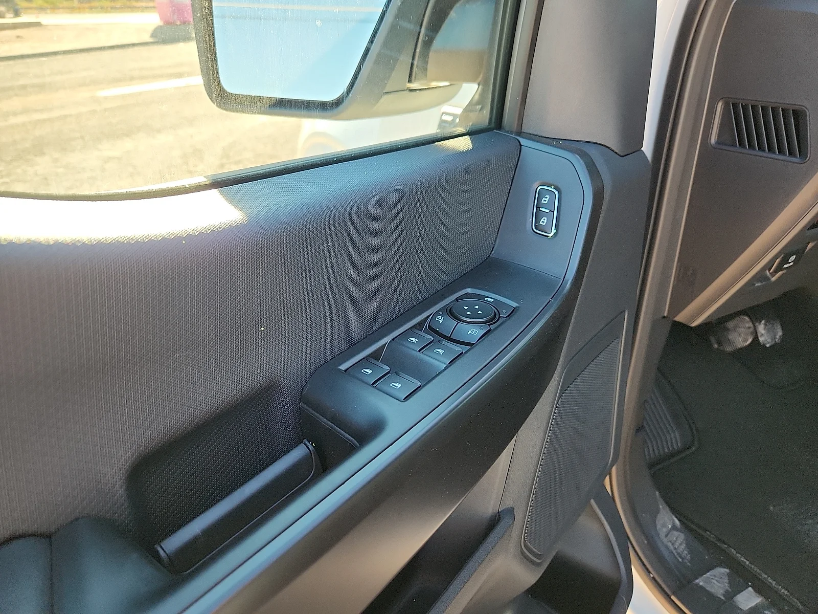 New 2026 Oxford White Ford STX image 15