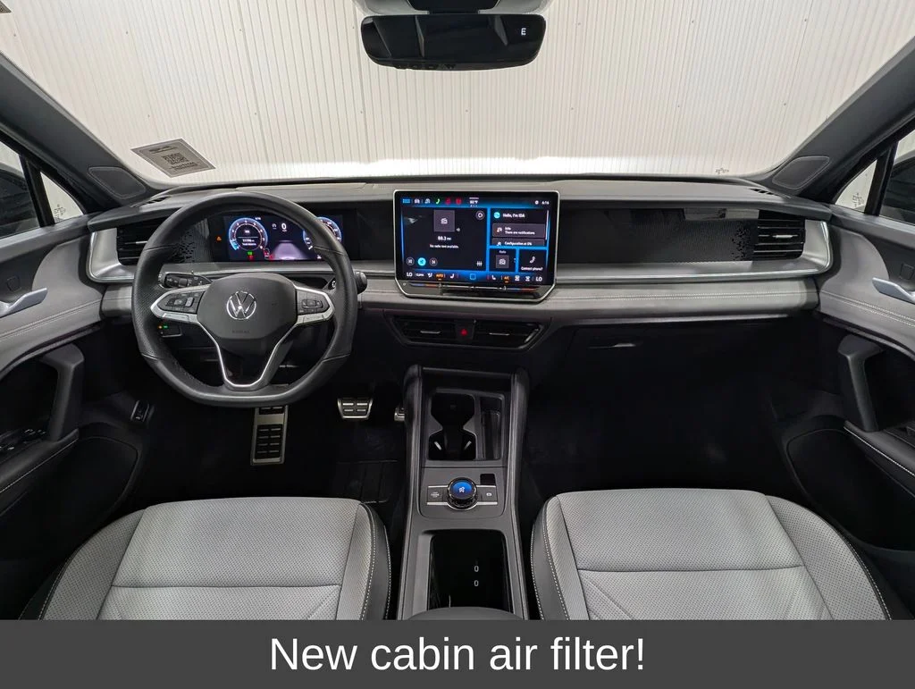Certified Used 2026 Deep Black Pearl Effect Volkswagen 2.0T SE R-Line Black image 3