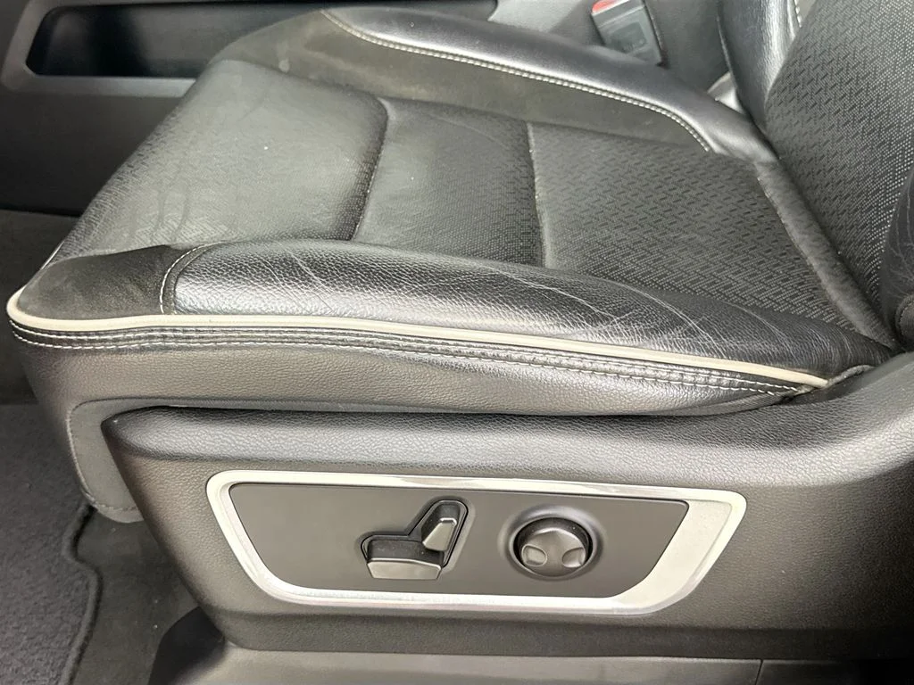 Used 2022 Red Ram Laramie image 18