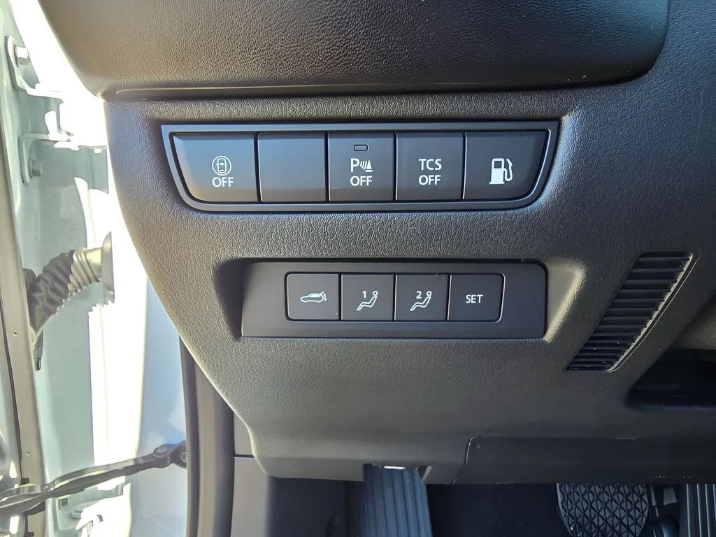 Used 2026 Wind Chill Pearl Mazda Premium image 16