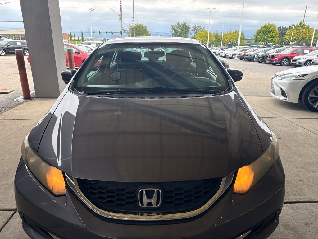 Used 2015  Honda SE image 11