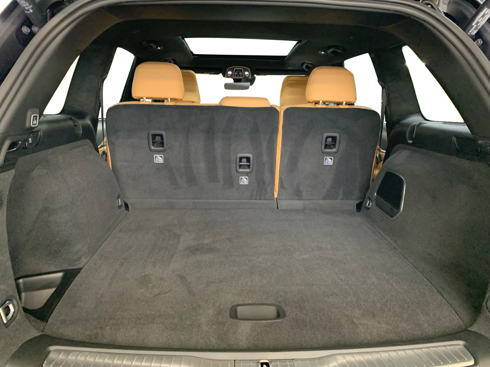 New 2026 Diamond Black Crystal Pearl Jeep Summit image 19