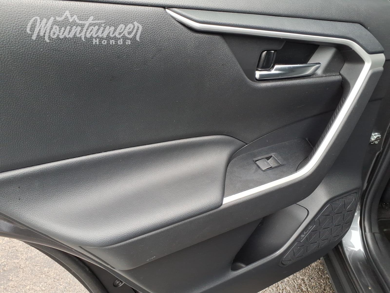 Used 2022 Magnetic Gray Metallic TOYOTA  image 17