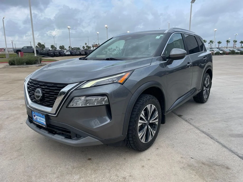 Used 2023 Gray Nissan SV image 3