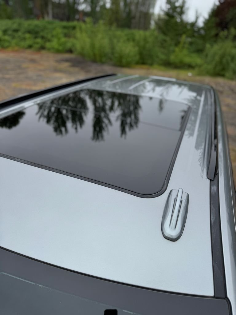 Used 2023 Argent Silver Metallic Cadillac V-Series image 56