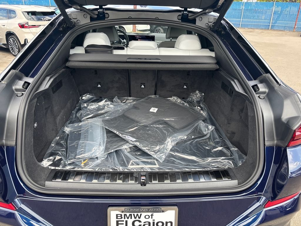 New 2027 Tanzanite Blue II Metallic BMW xDrive40i image 9