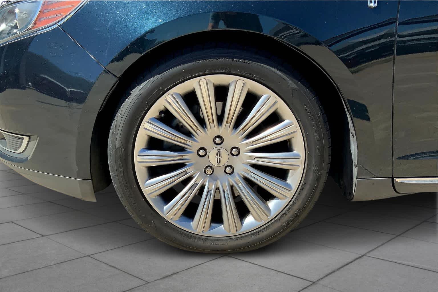Pre-Owned 2014 Lincoln MKS