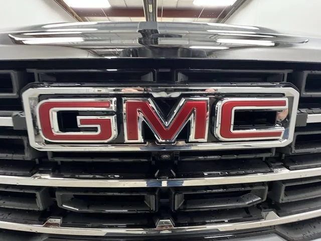 New 2026 Sterling Metallic GMC Elevation image 31
