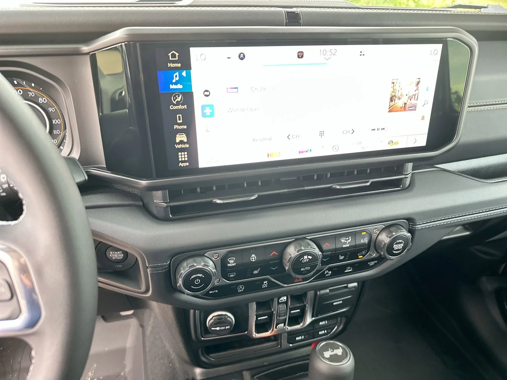 2025 Jeep Wrangler 4-Door Sahara - Photo 16