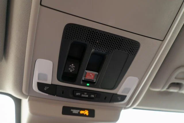 Used 2024  Honda Touring image 32