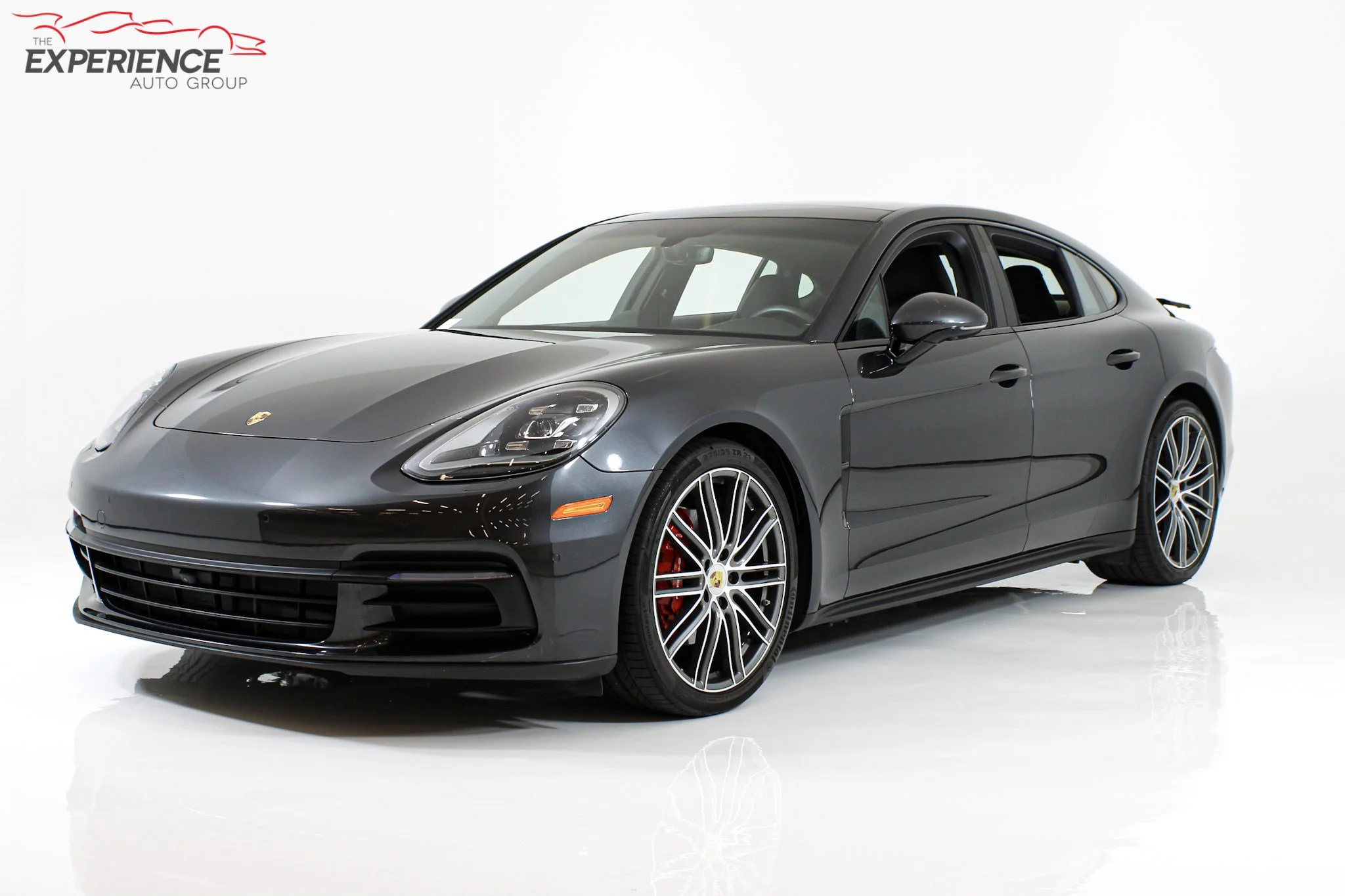 2018 Porsche Panamera -'s photo