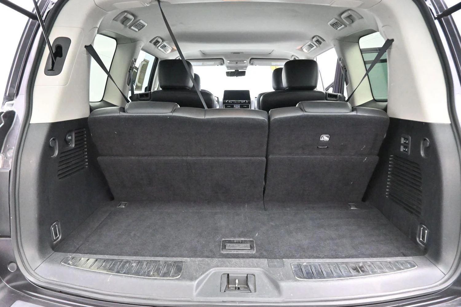 Used 2024 Anthracite Gray INFINITI LUXE image 10