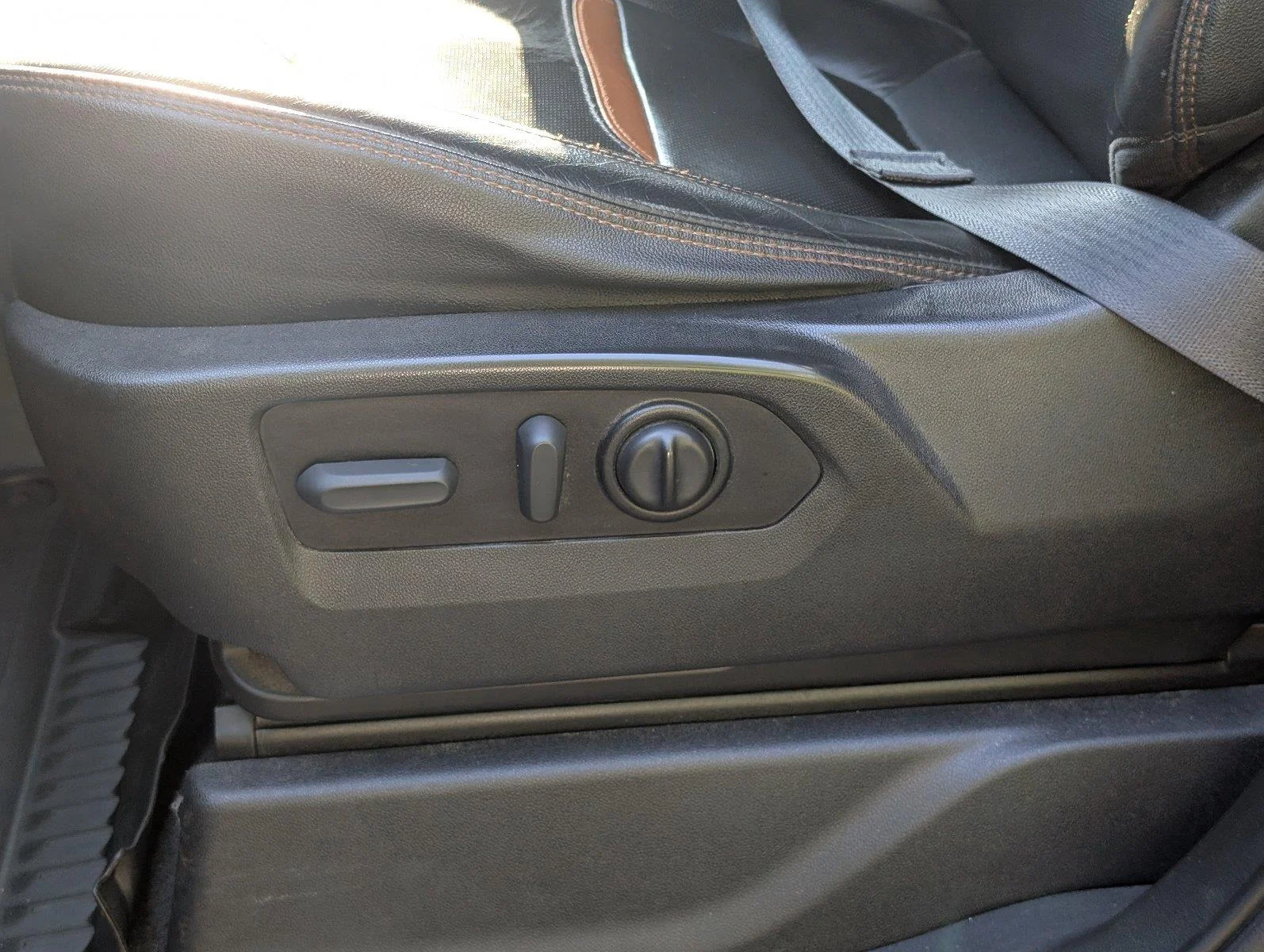 Used 2021 SATIN STEEL METALLIC GMC AT4 image 19