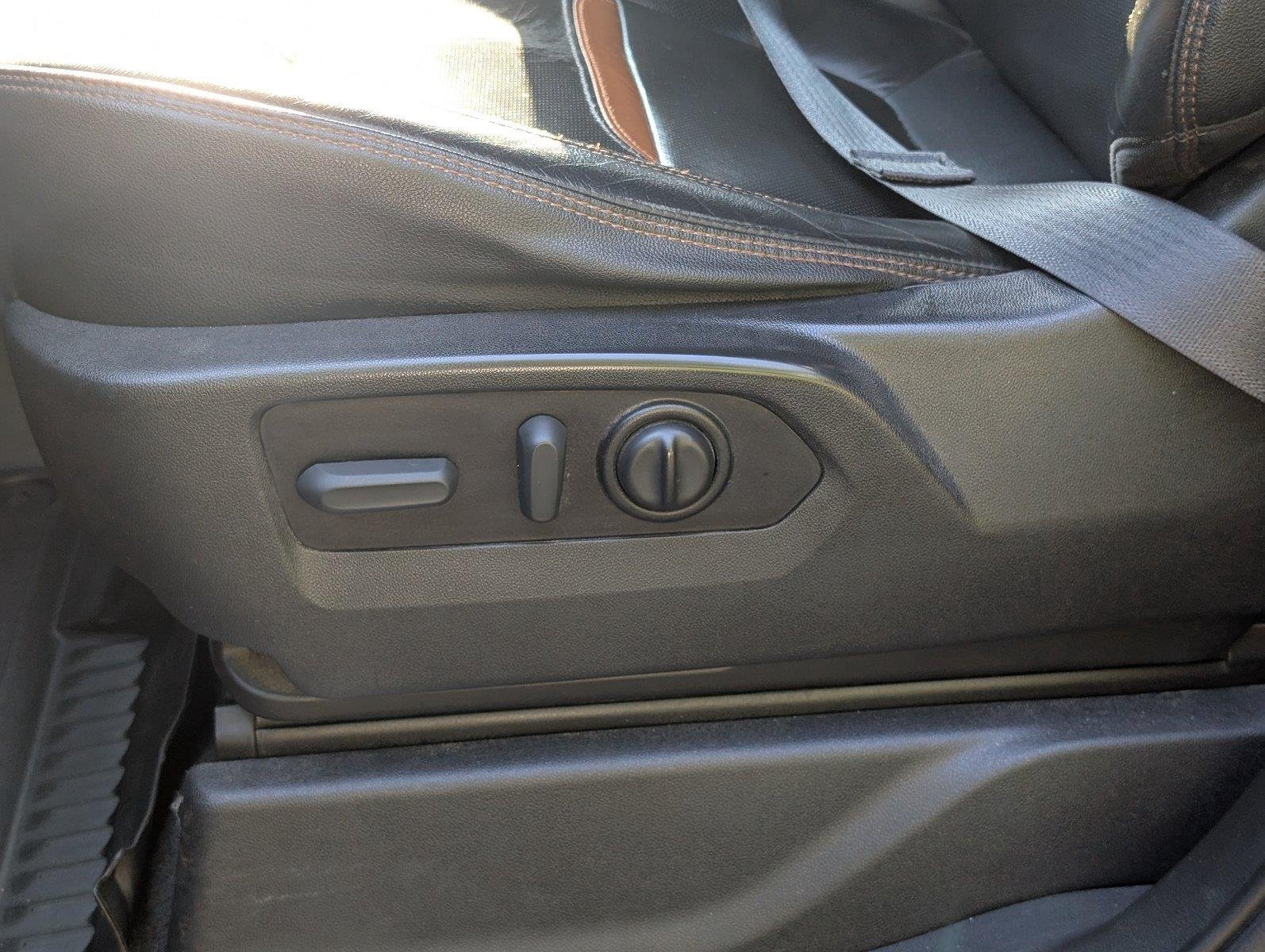 Used 2021 SATIN STEEL METALLIC GMC AT4 image 19