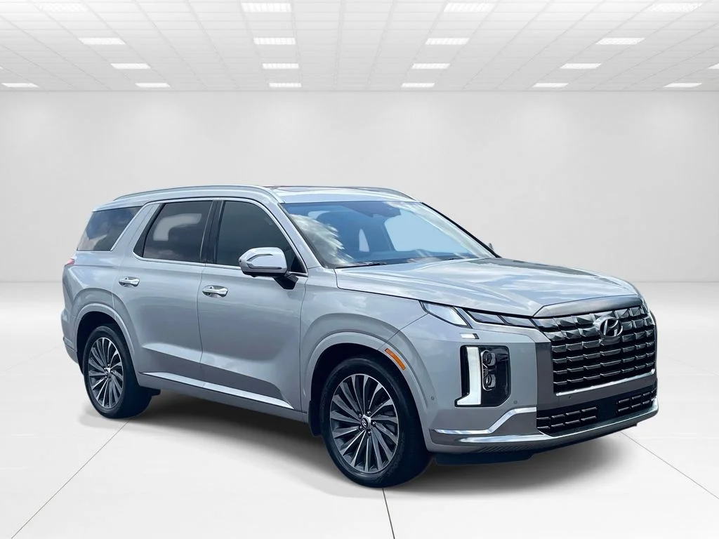 Used 2024 Silver Hyundai Calligraphy image 1