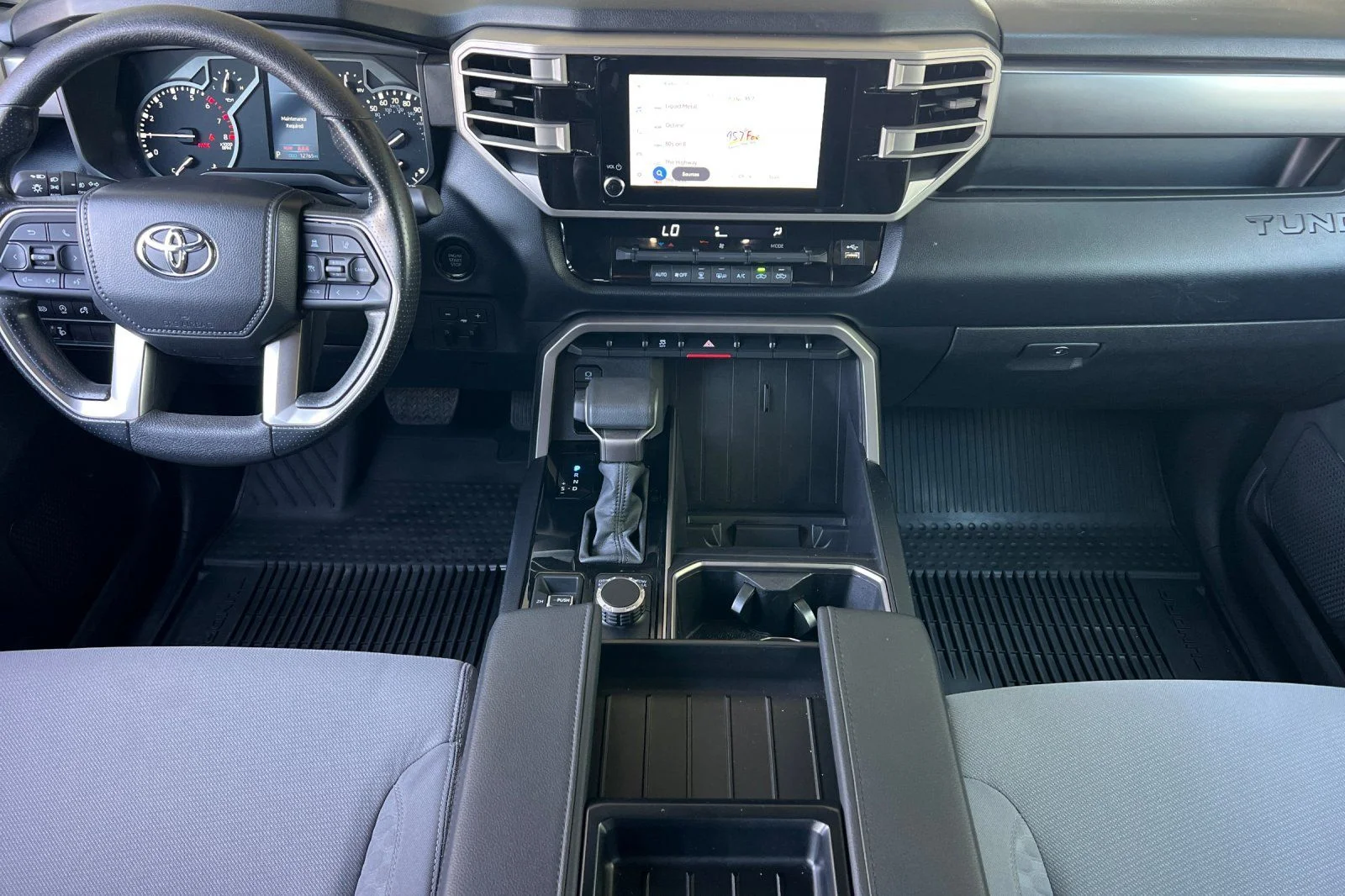 Used 2025  Toyota SR5 image 13