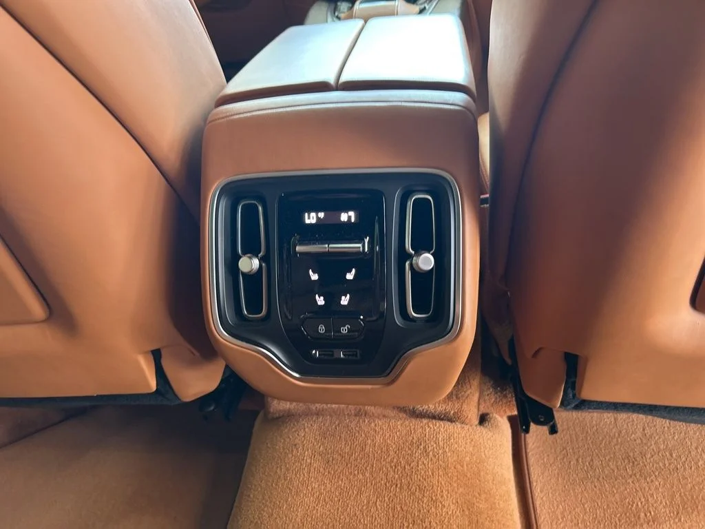 Used 2023 Black Aston Martin Base image 31
