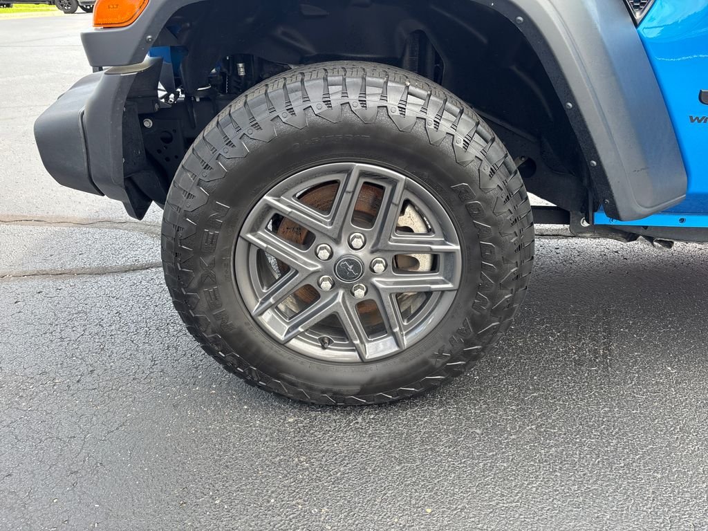 Used 2024 Blue Jeep Sport S image 30