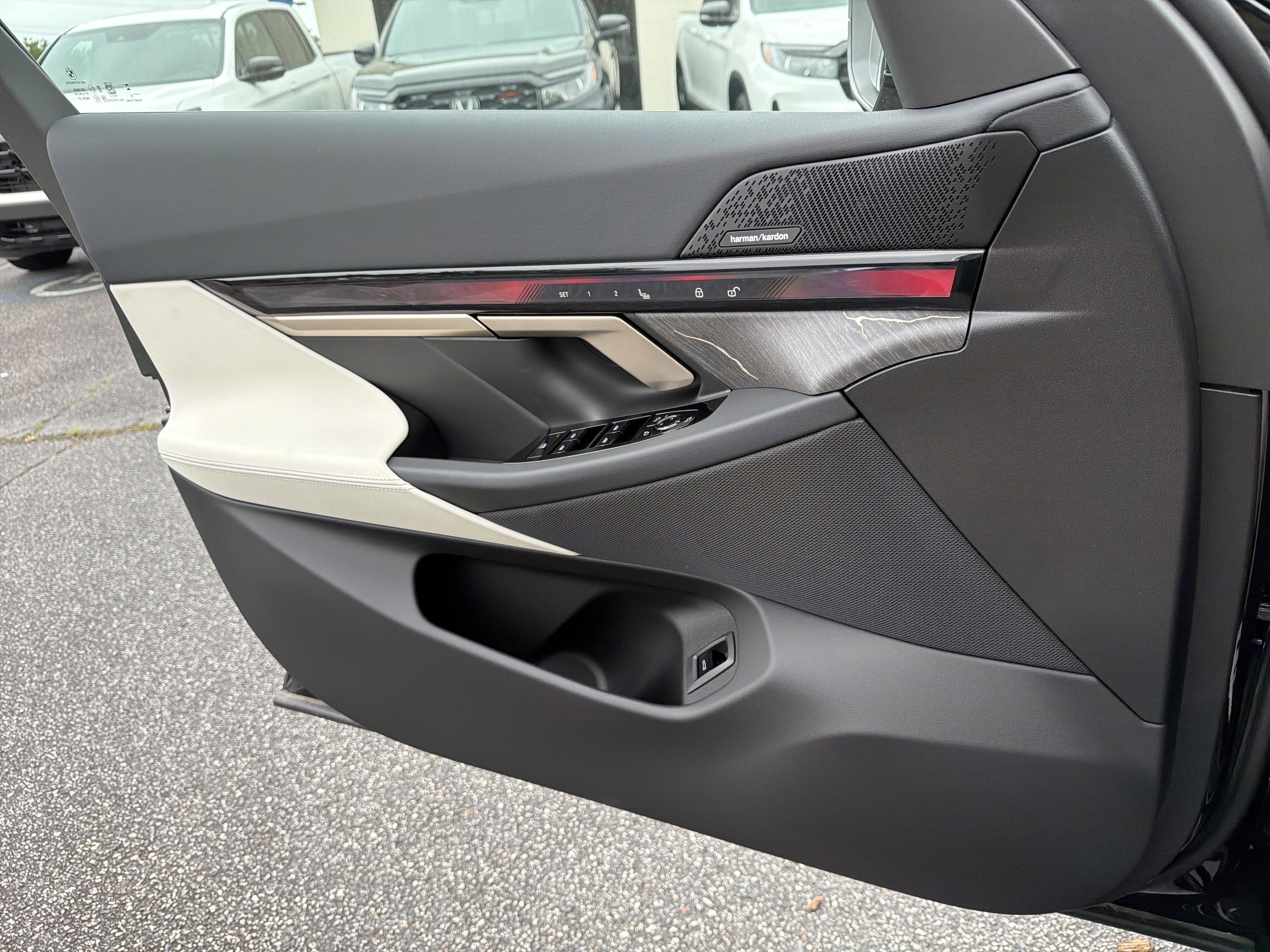New 2027 Carbon Black Metallic BMW 530i image 17