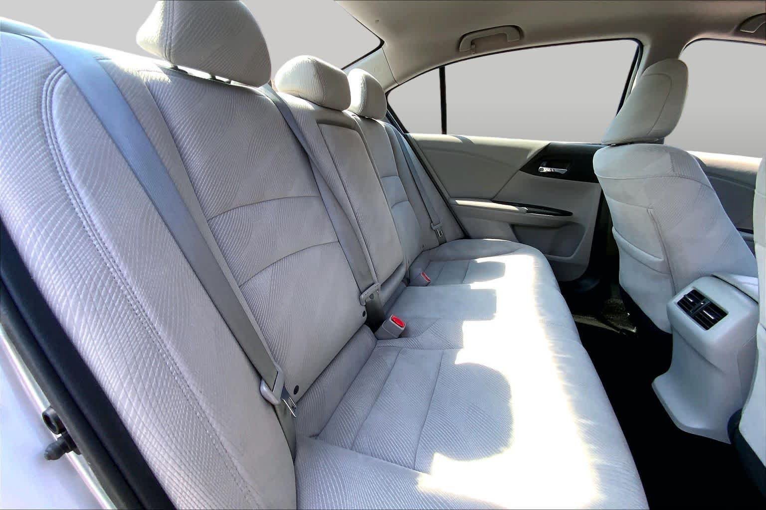 Used 2016 Lunar Silver Metallic Honda EX image 20