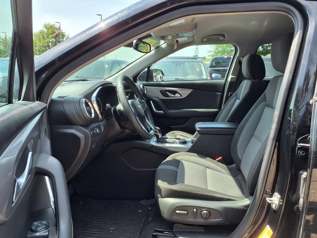 Used 2024 Black Chevrolet 2LT image 19
