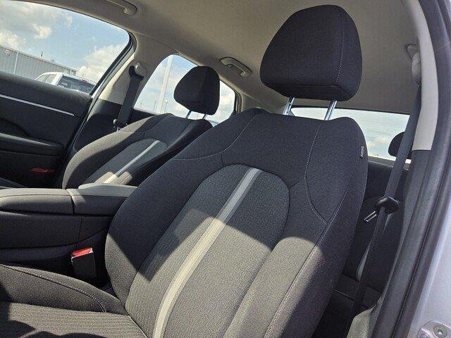 Used 2025 Aero Silver Hyundai SEL image 13