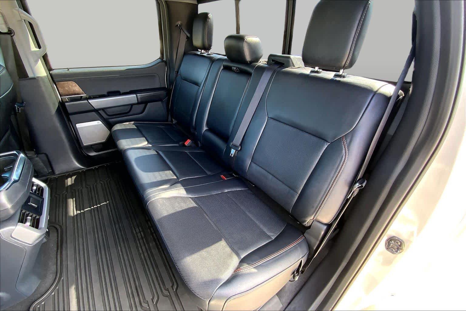 Used 2023 Iconic Silver Metallic Ford LARIAT image 21