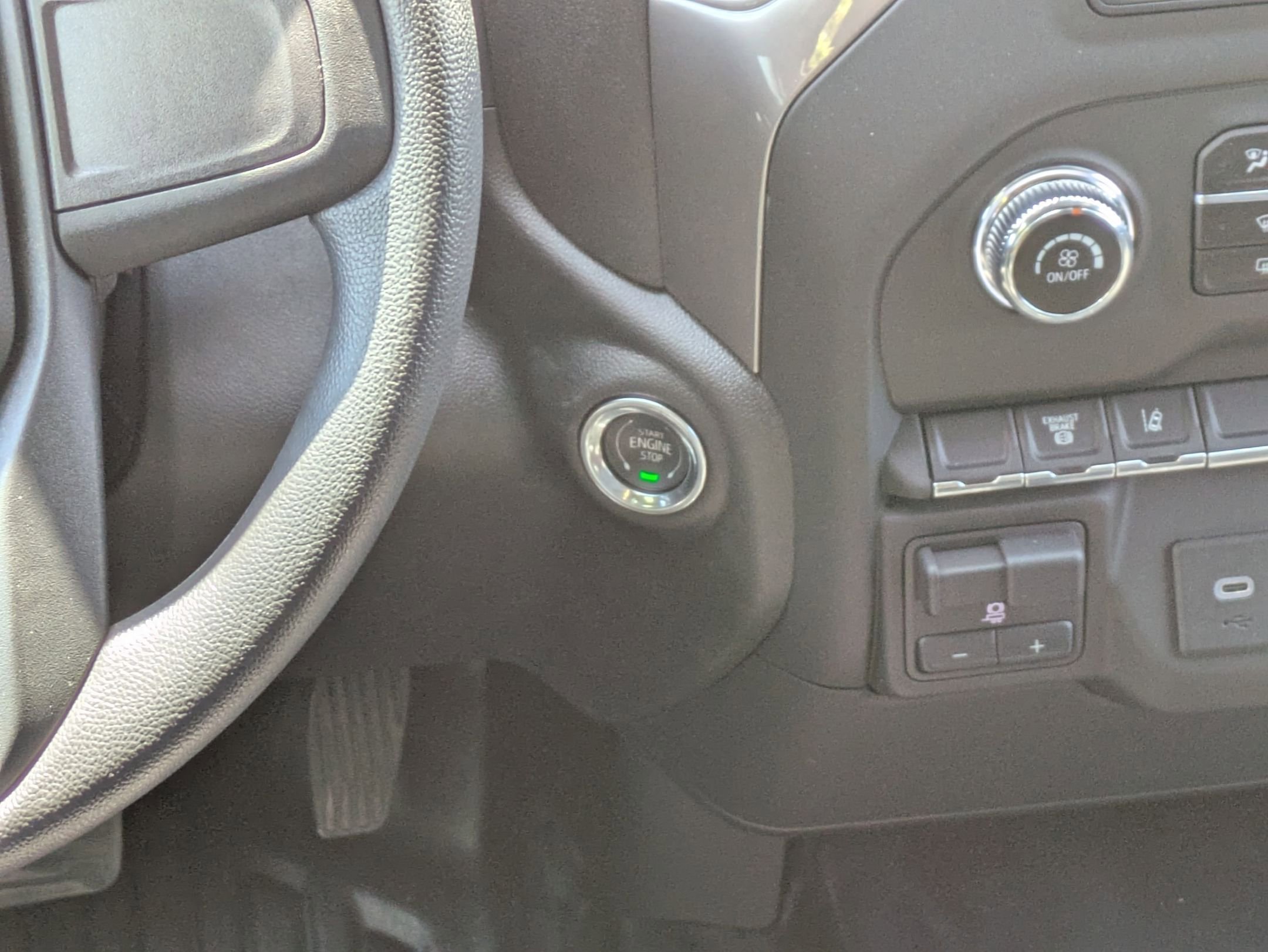 2025 GMC Sierra 3500HD Pro - Photo 25