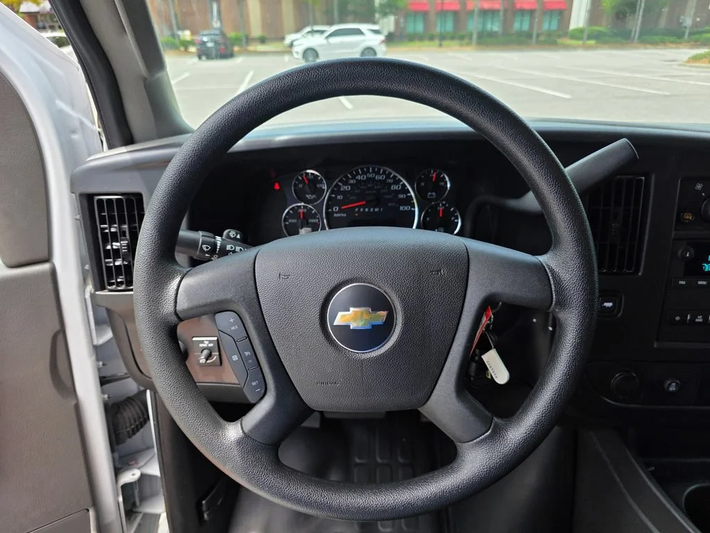 Used 2025 Summit White Chevrolet WT image 17