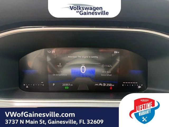 Certified Used 2025 Pyrite Silver Metallic Volkswagen SE image 20