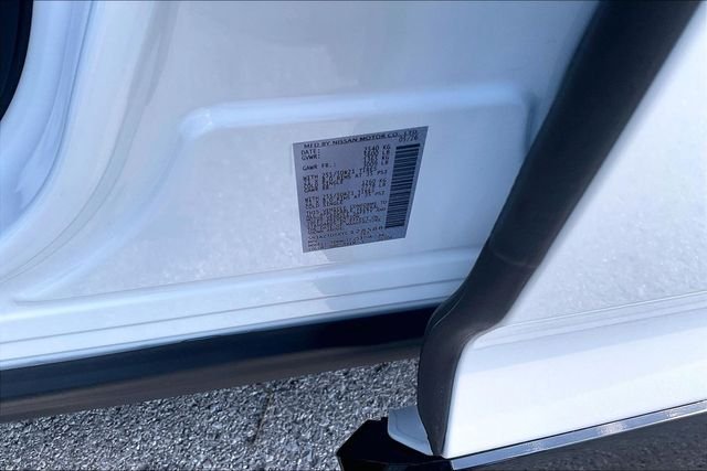 New 2026 Everest White Pearl TriCoat Nissan Platinum image 8