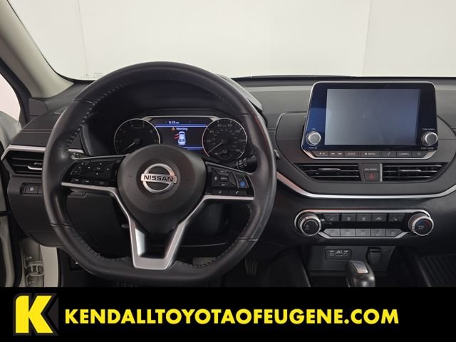 Used 2022 White Nissan 2.5 SV image 11