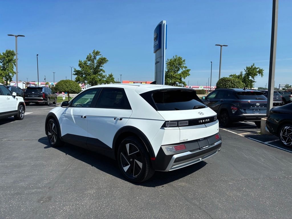 New 2026 White Hyundai SE image 6