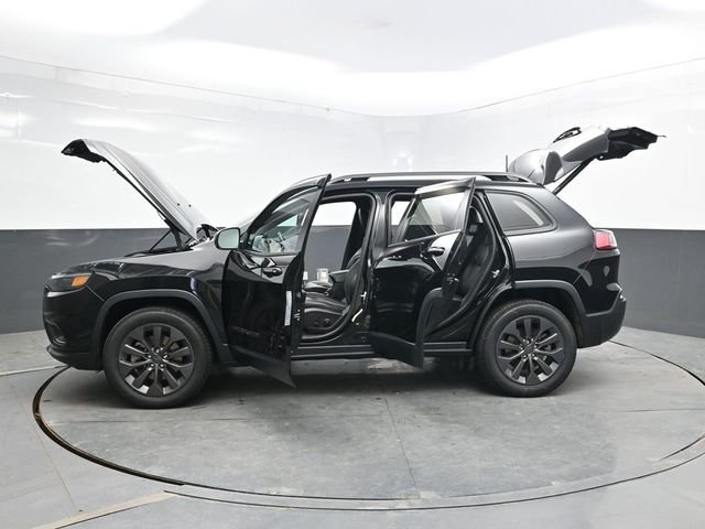 Used 2021 Black Jeep Latitude Lux image 37