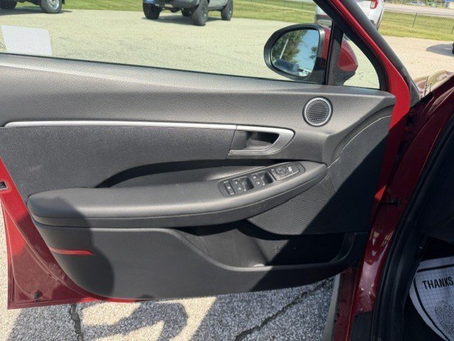 Certified Used 2025 Red Hyundai SE image 9