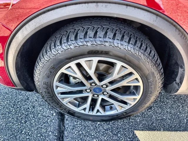 Used 2020 Red Ford SEL image 10