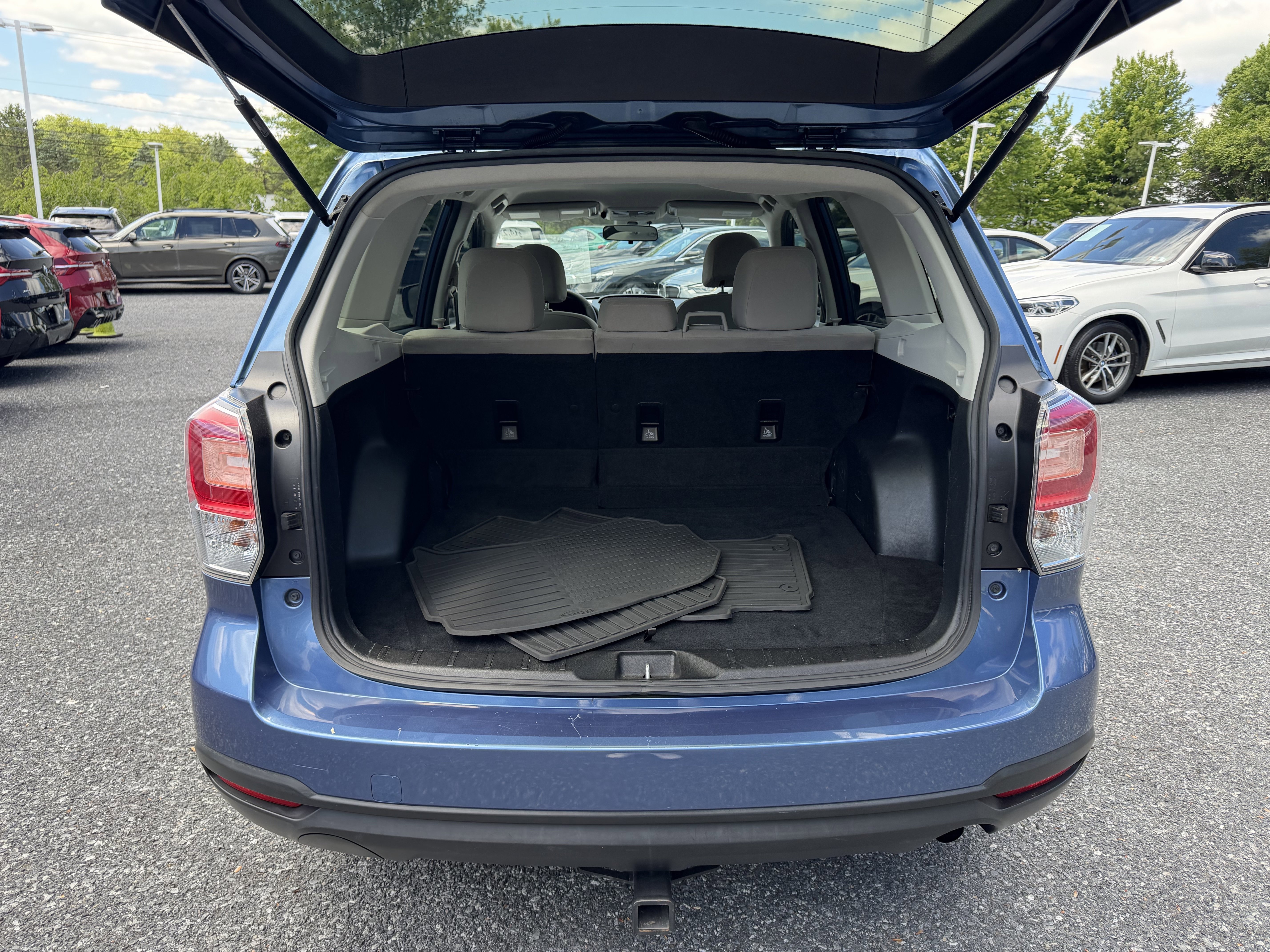 Used 2017 QUARTZ BLUE PEARL Subaru 2.5i image 7