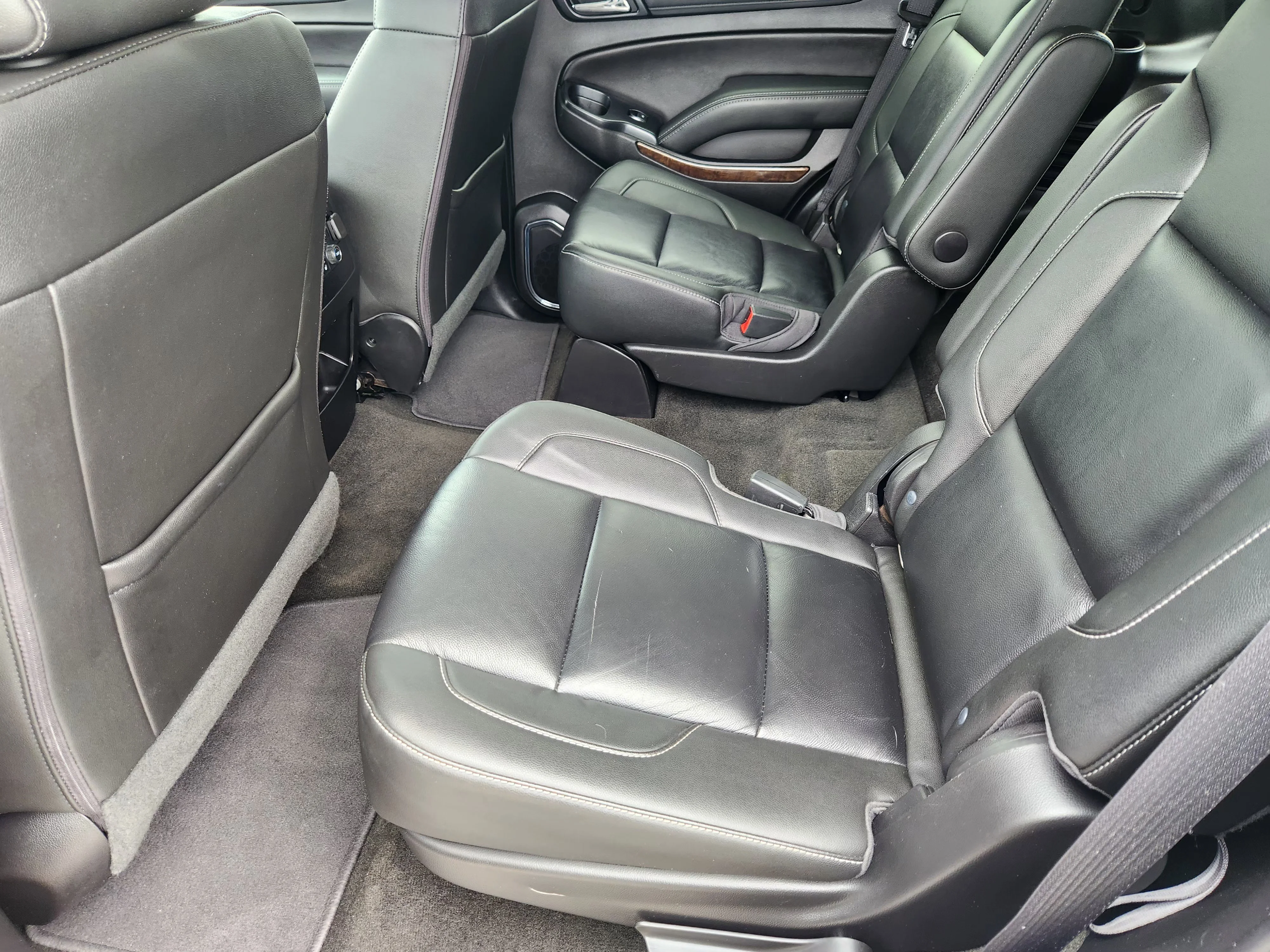 Used 2018 Silver Ice Metallic Chevrolet LT image 28