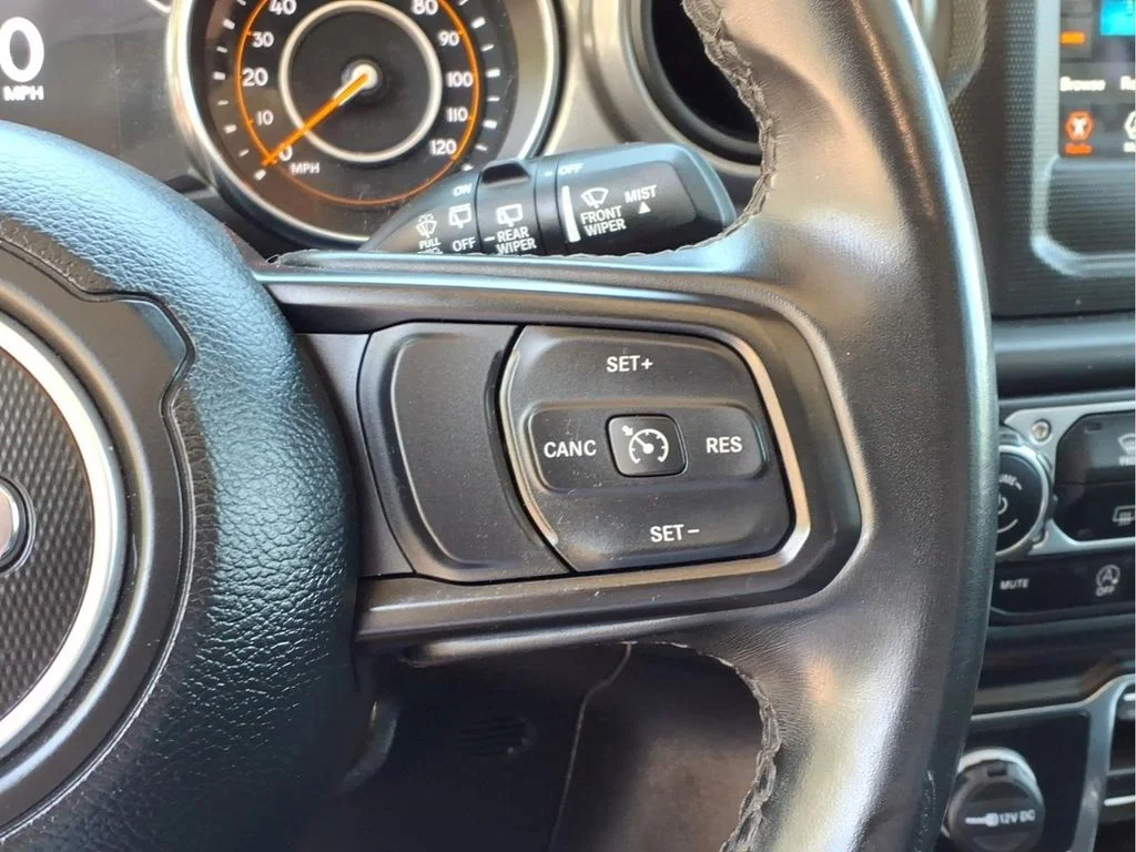 Used 2022 White Jeep Unlimited Willys image 14