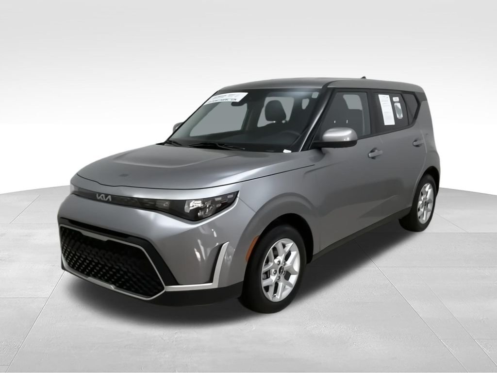 Used 2024 Gray Kia LX image 5