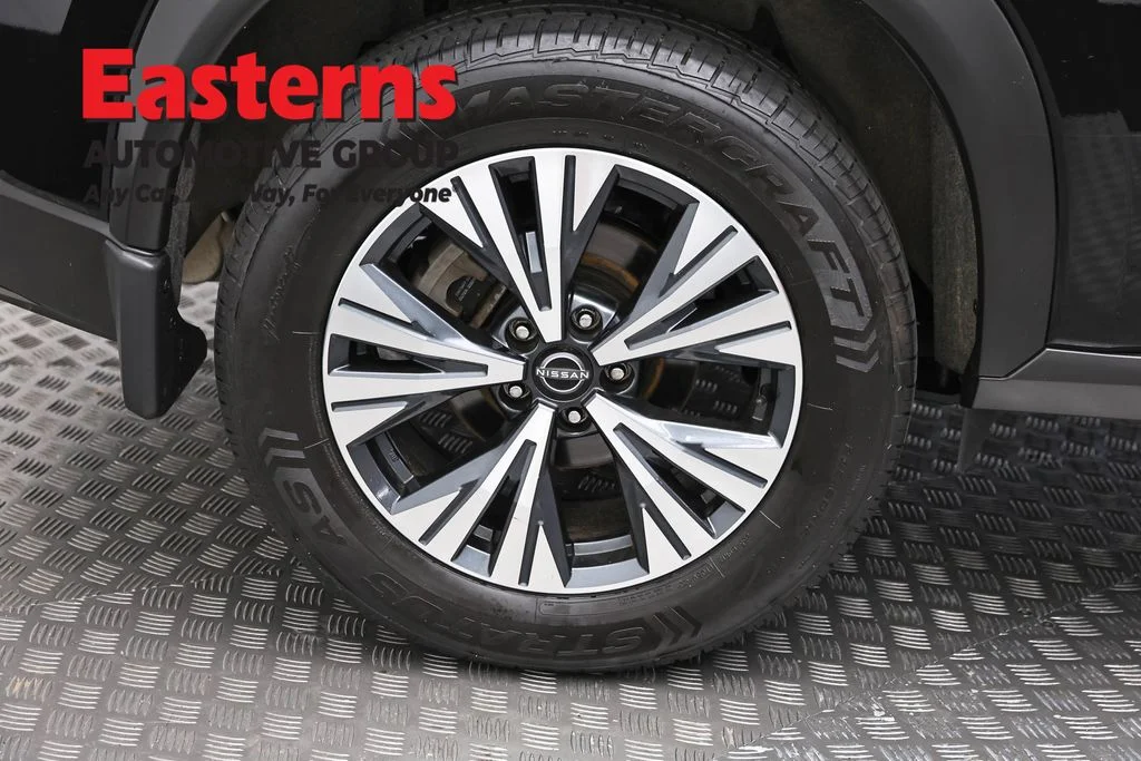 Used 2023 Black Nissan SV image 30