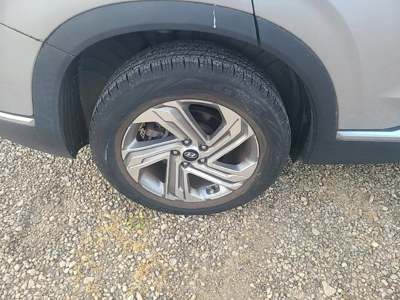 Used 2022 Silver Hyundai SEL image 8