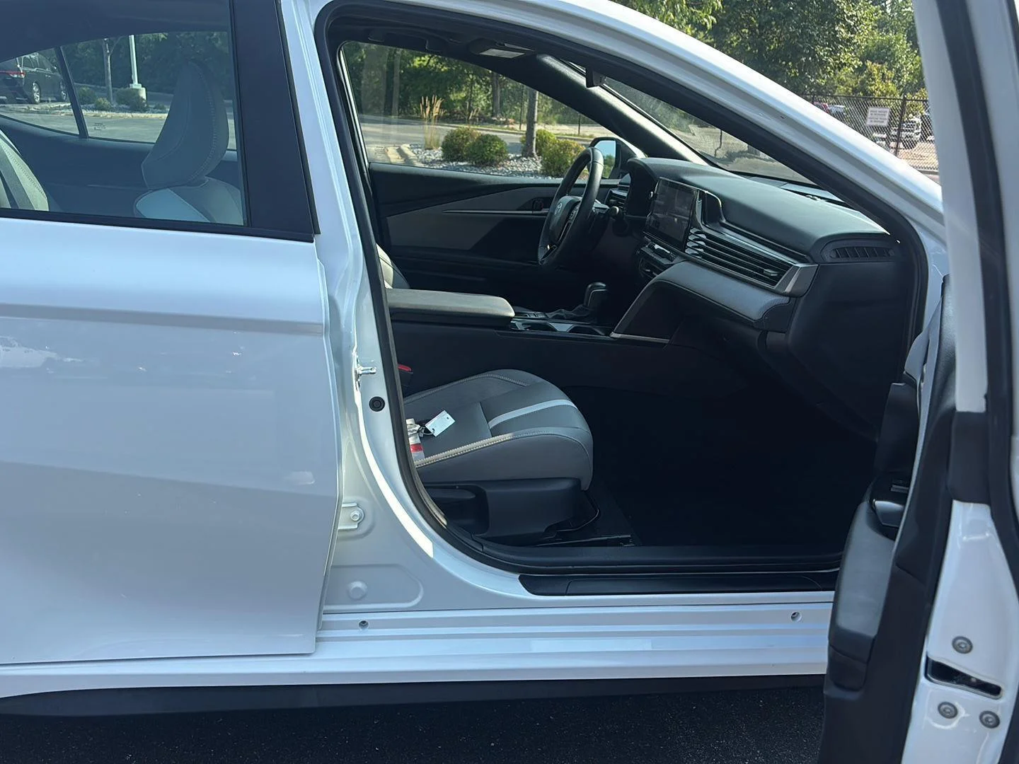Certified Used 2025 Ice Cap Toyota SE image 12